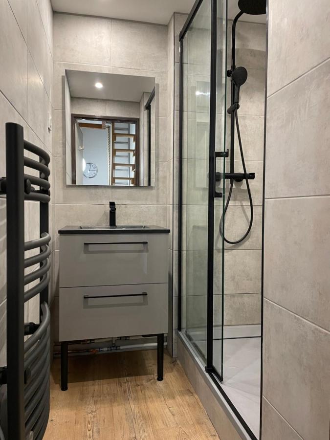 Centre Village Appartement 3 Chambres Avec Terrasse Jusqu'A 6 Personnes Сен-Лари-Сулан Экстерьер фото